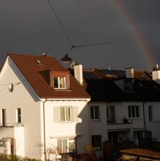 haus und regenbogen.jpg
